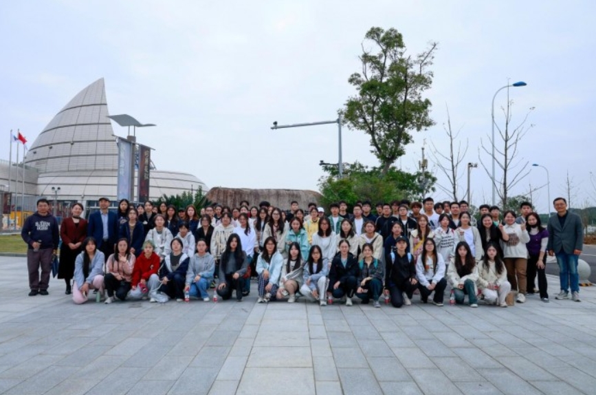 行走的思政课丨浙江工商职业技术学院马克思主义学院赴中国港口博物馆开展思政课实践教学