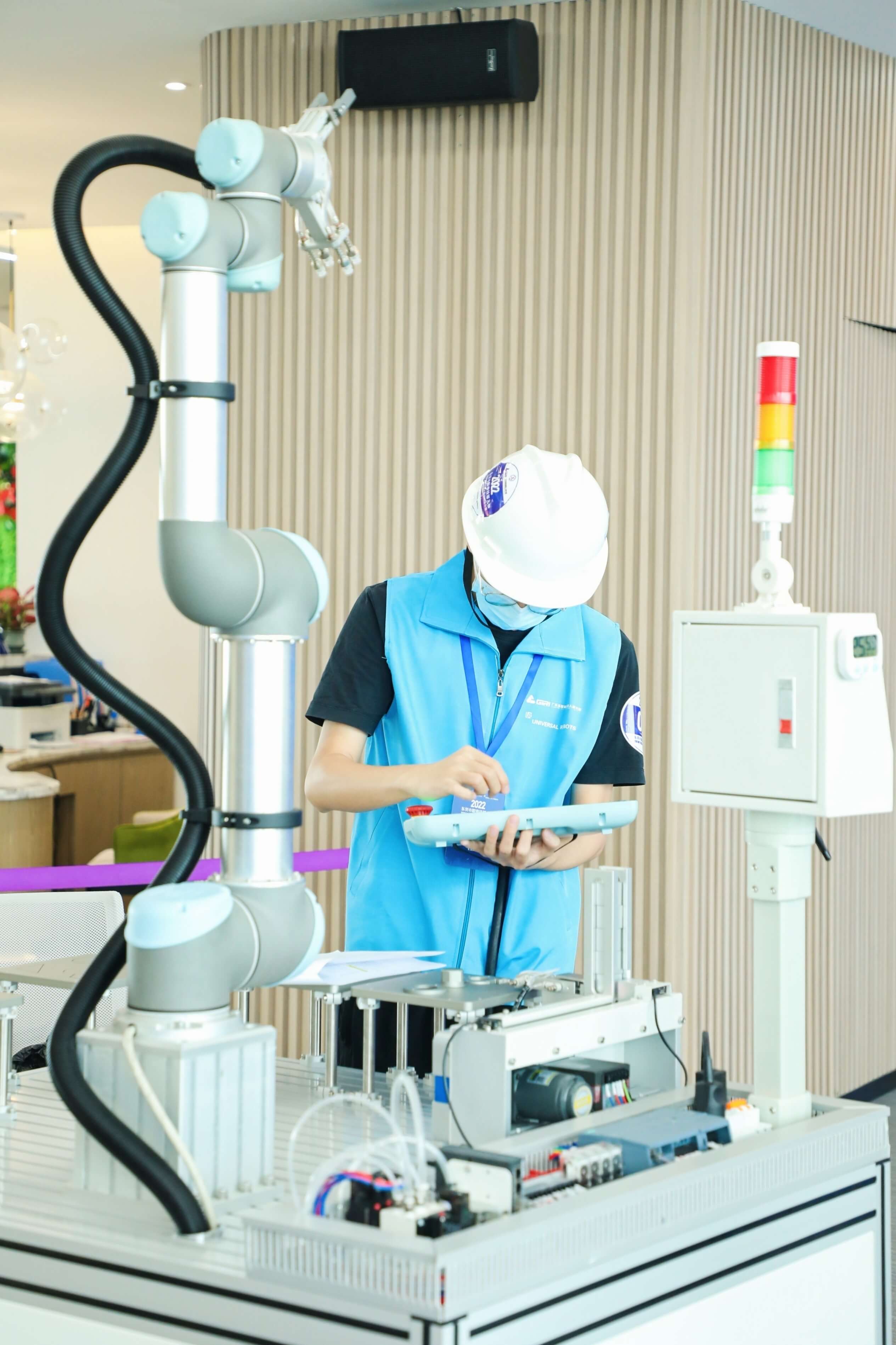 优傲机器人协办东莞市智能协作机器人职业技能竞赛